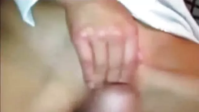 दो महिलाओं एचडी में सेक्सी मूवी को एक blowjob देने के लिए एक भाग्यशाली आदमी
