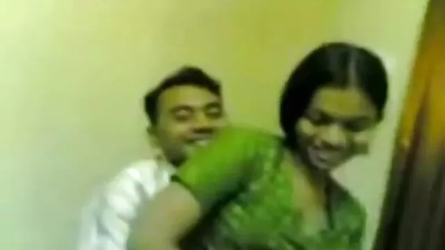 एशियाई सेक्सी मूवी फुल एचडी बीएफ गुलाम
