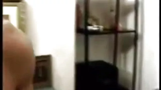 श्यामला उसके रूममेट के सेक्सी वीडियो एचडी में फुल मूवी साथ छेड़खानी करने की कोशिश करता है