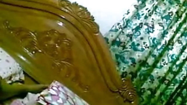 शर्मीली सेक्सी मूवी एचडी सेक्सी जापानी लड़की मुर्गा के राक्षस पर गुदा हो जाता है