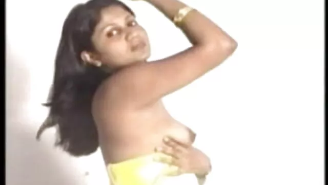 किशोर के साथ एक सेक्सी वीडियो एचडी फुल मूवी हिंदी गुप्त संभोग