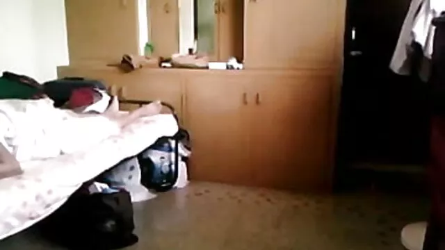 असली एशियाई सौंदर्य है सनी लियोन की सेक्सी मूवी एचडी एक परिपक्व