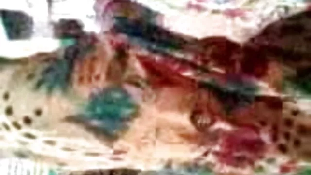दो सेक्स वीडियो एचडी फुल मूवी सुंदर किशोर ले जाता है