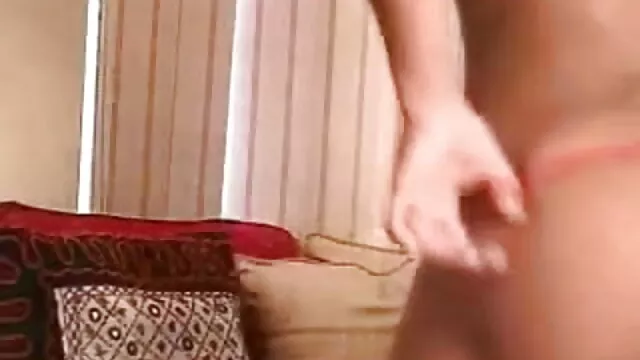 रेट्रो अश्लील फिल्म में सुंदर महिला सेक्सी फिल्म फुल एचडी में