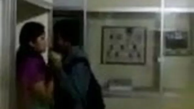 चुंबन चाट लेस्बियन सेक्सी वीडियो एचडी फुल मूवी प्रेमियों