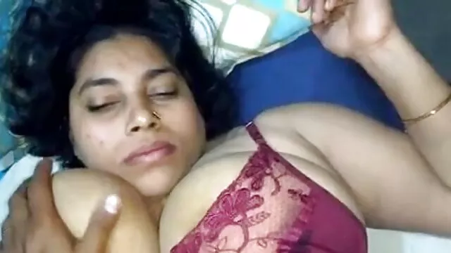 सेक्सी हॉट बेब उसे देसी सेक्सी मूवी एचडी गीला बिल्ली