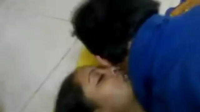 प्राकृतिक श्यामला बेतहाशा करधनी और नायलॉन वीडियो में सेक्सी फिल्म एचडी में