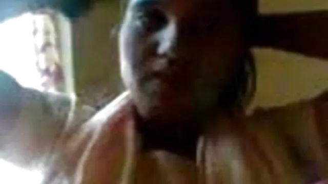 श्यामला बेब एचडी सेक्सी वीडियो मूवी कमबख्त देर रात सोफे